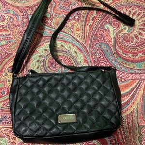 Nine West crossbody in EUC!